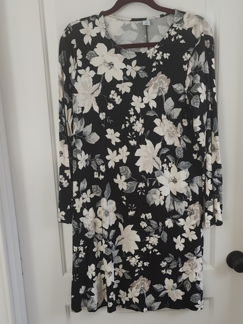 Old Navy Women's Black Floral Long Sleeve Dress